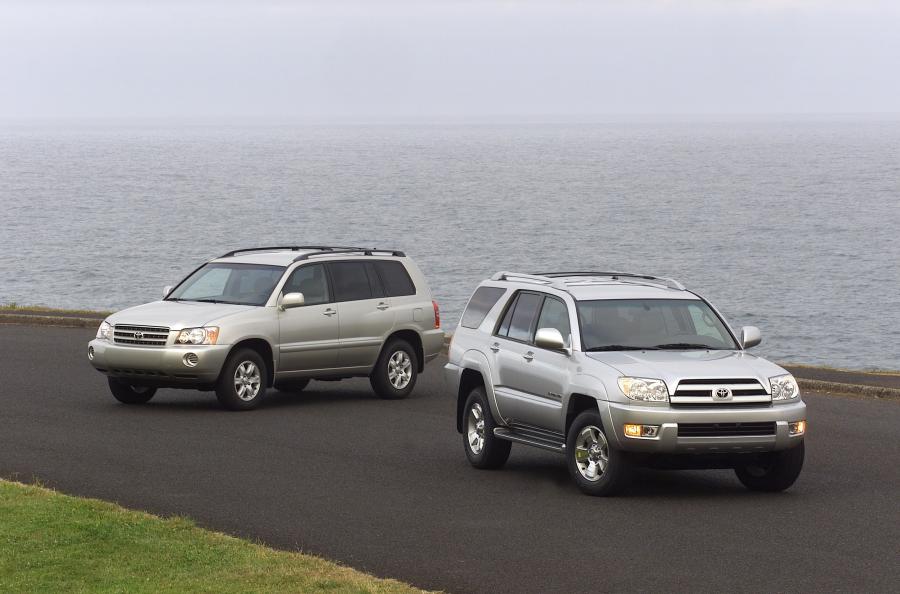  Toyota 4Runner 2003 года  (фото 36 из 41)